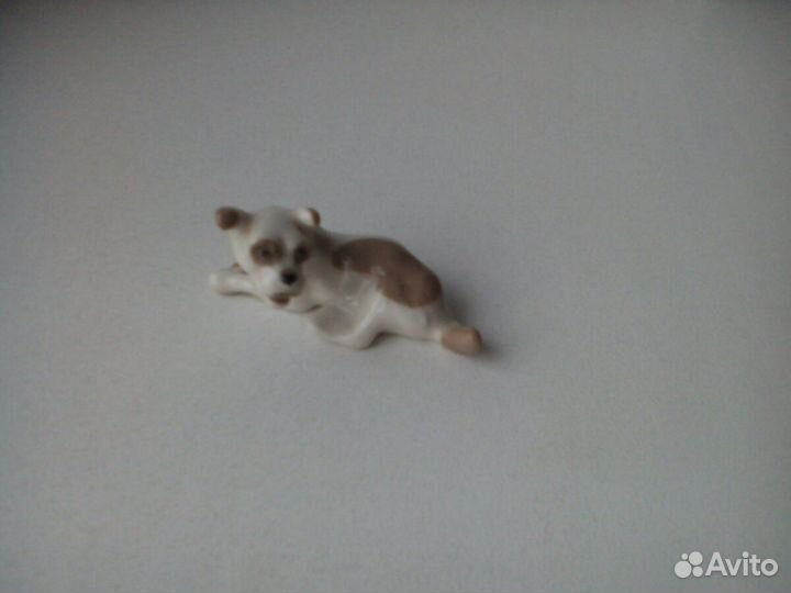 Фарфоровая статуэтка СССР. Собачка. лфз. мини