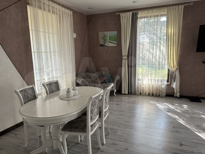 Дом 199 м² на участке 15 сот.