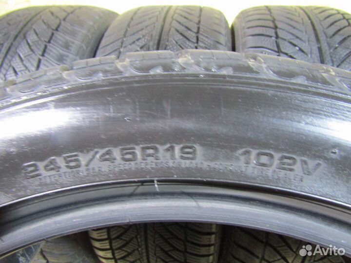 Goodyear UltraGrip 8 Performance 245/45 R19