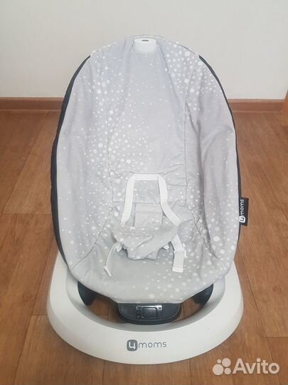 Шезлонг для новорожденного фирмы 4moms c вибрацией