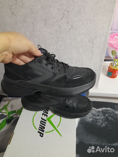 Кроссовки женские 41 размер бу