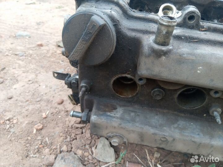 Крышка клапанная Toyota Avensis