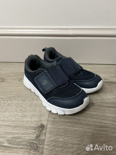 Кроссовки детские