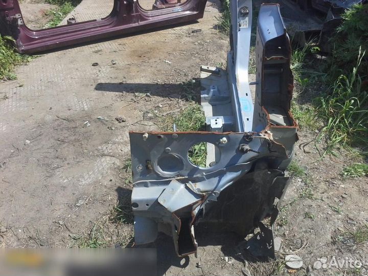 Порог со стойкой левый Nissan Tiida C11 2007