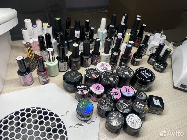 Гель лаки для маникюра и педикюра