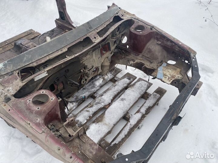 Передняя часть кузова Kia Spectra