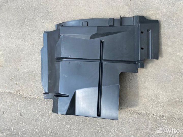 Брызговик кабины передний левый -X3000