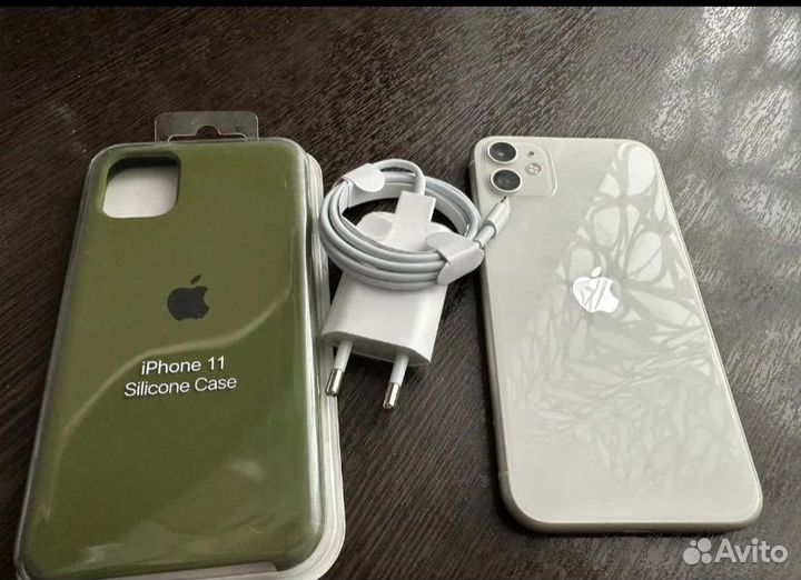 iPhone 11, 64 ГБ