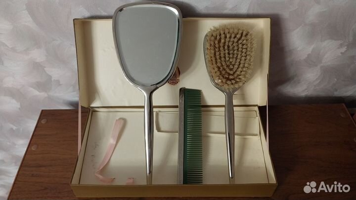 Туалетный набор СССР в коробке. Ленинград Смольный
