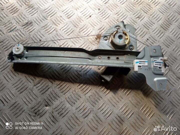 Стеклоподъёмник задний правый Renault Duster