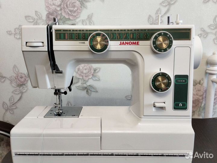 Швейная машина Janome бу