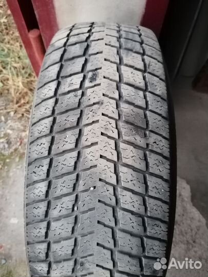 Kumho 975 225/65 R17 J