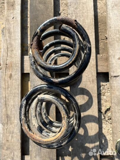 Пружина передняя Ford Transit