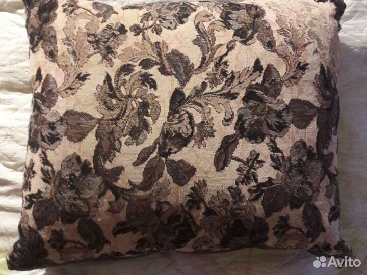 Подушка из гречневой лузги и перьевая