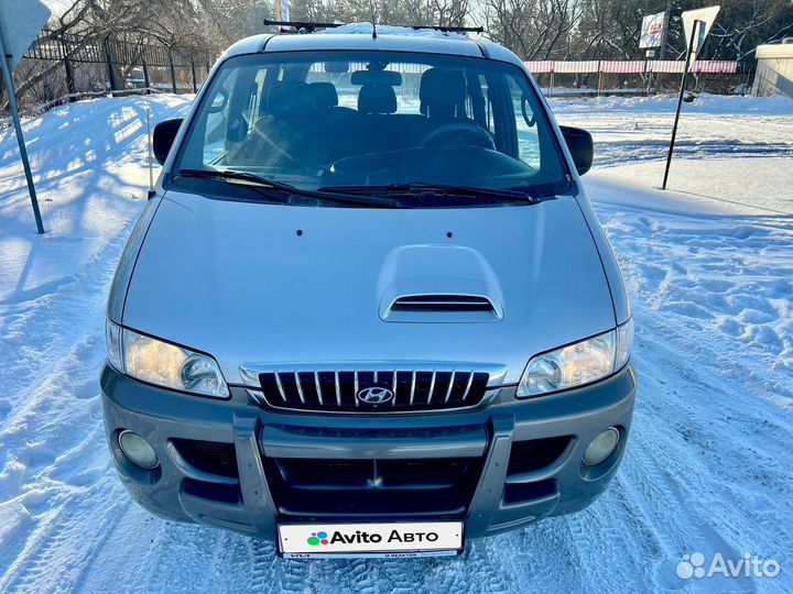 Hyundai Starex 2.5 AT, 2002, 200 000 км