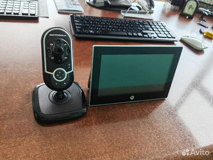 Цифровая фоторамка видеоняня Motorola MFV700