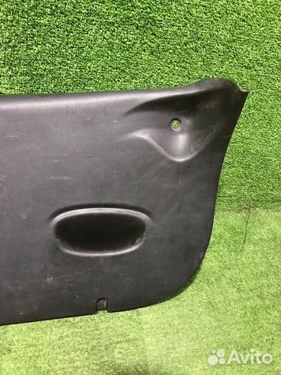 Обшивка крышки багажника Ford Focus 1 хэтчбек