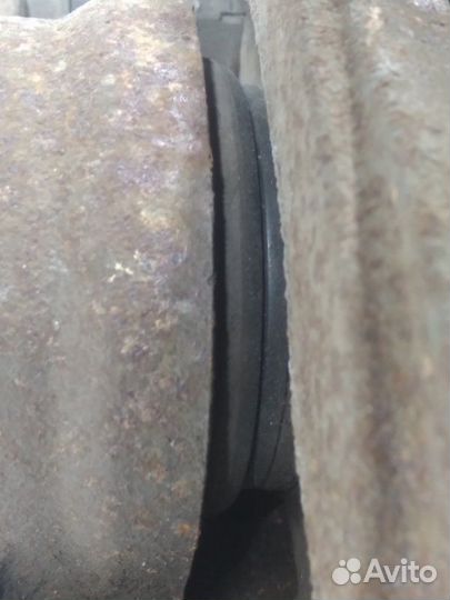 Суппорт передний левый Toyota Camry ACV40 2azfe