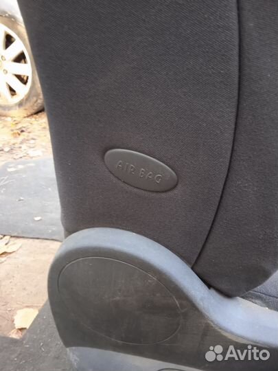 Переднее левое сиденье Renault Megan 2