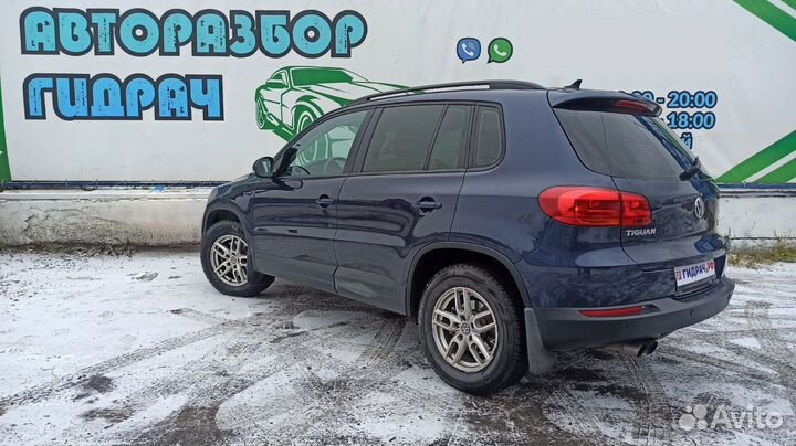 Патрубок интеркулера Volkswagen Tiguan 5N0145828E