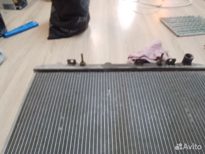 Продам радиатор nissan primera