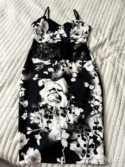 Платье Lipsy 46