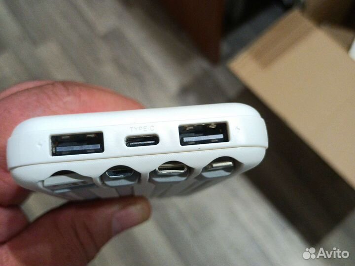 Пауэрбанк 20000 с беспроводной зарядкой