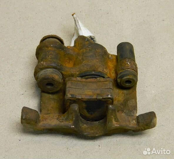 Суппорт задний левый Peugeot 406 рестайлинг