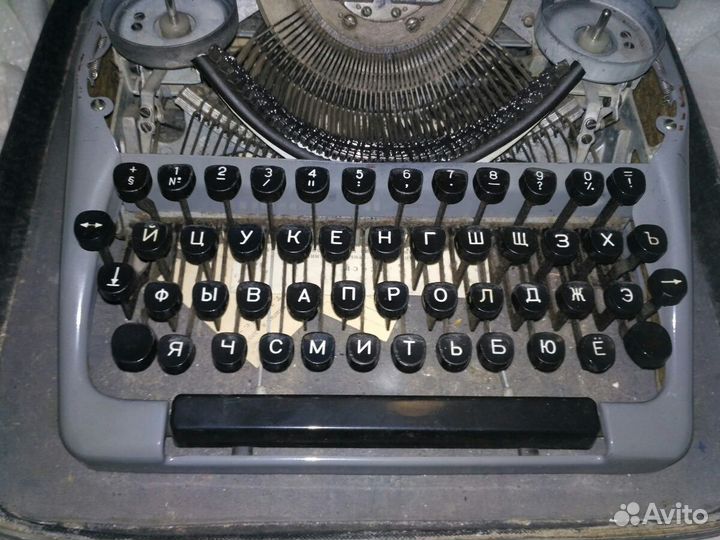 Портативная пишущая машинка 