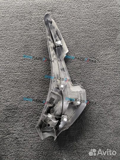 Водосток крышки багажника левый BMW 1 F40 2020