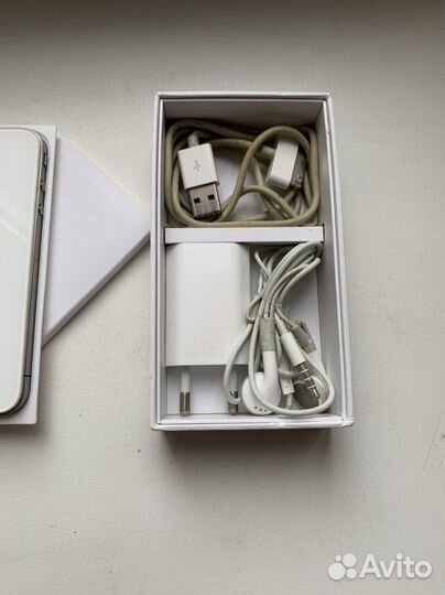 iPhone 4, 8 ГБ