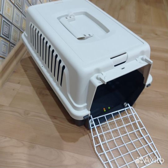 Переноска для животных пластиковая