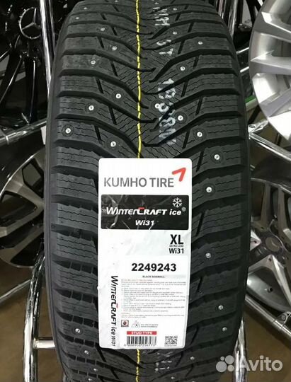 Kumho WinterCraft Ice WI31 215/55 R17 98T
