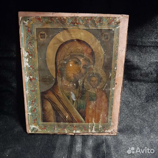 Старинная икона Богородицы