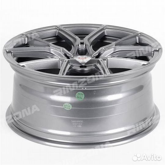 Литой диск в стиле vossen R18 5x114.3