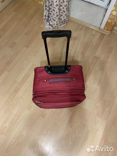 Чемодан на колесах