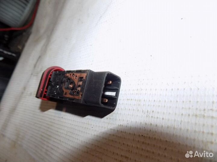 Кнопка аварийной сигнализации MK Cross 2011