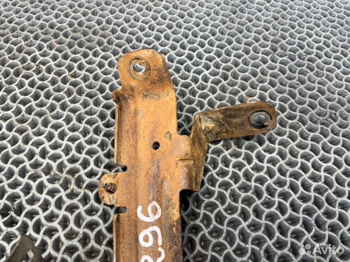 Распределитель тормозных сил Chrysler Voyager 4