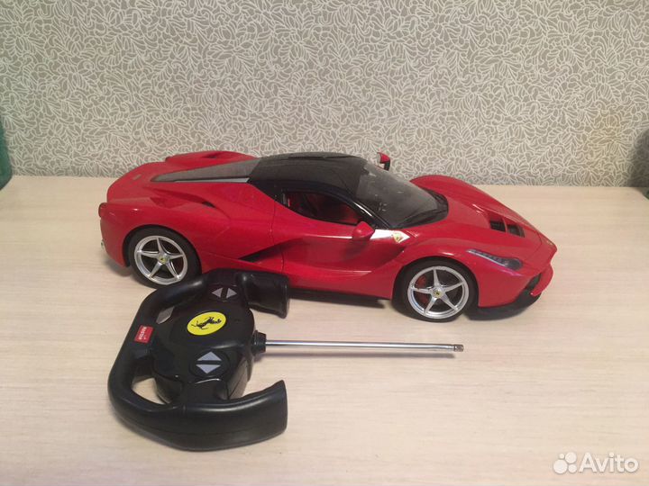 Машина на пульте управления Ferrari