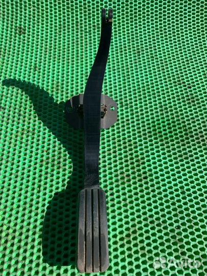 Педаль газа Renault Logan K7M710 2008