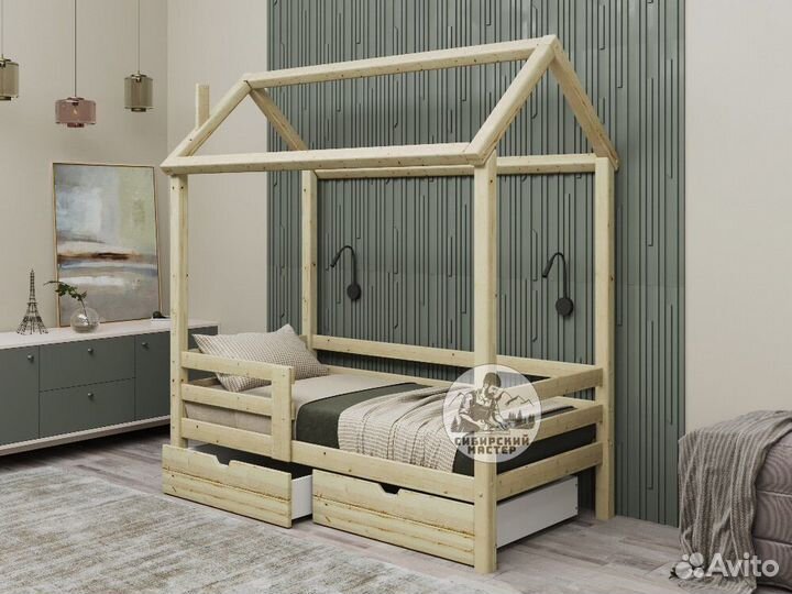 Детская кровать домик из массива