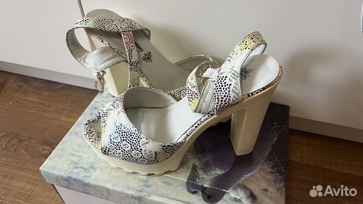 Босоножки 35 размер