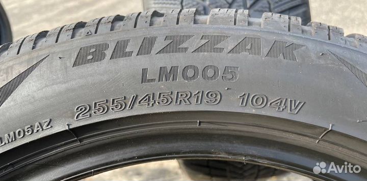 Bridgestone Blizzak LM-005 255/45 R19