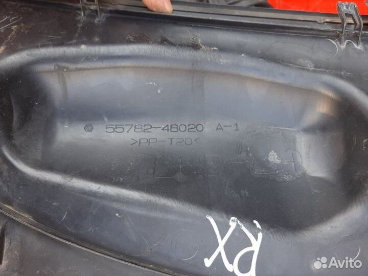 Решетка стеклоочистителя\Жабо Lexus Rx