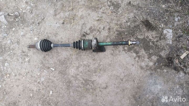 Привод правый toyota avensis 1.8