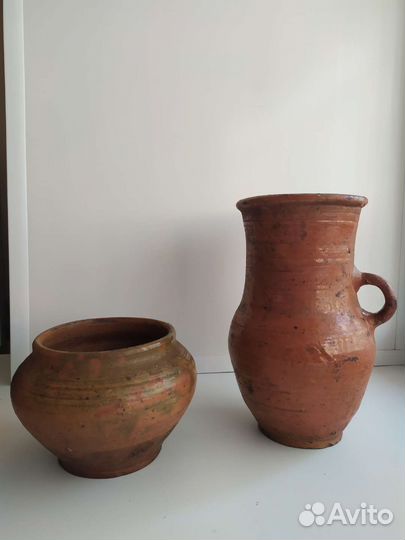 Глиняные кувшин и горшок