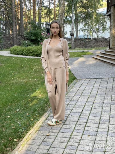 Вязаный костюм женский
