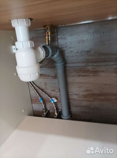 Услуги сантехника. Установка смесителя