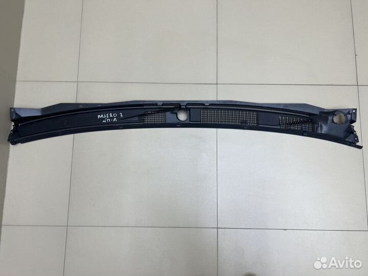 Жабо Mitsubishi Pajero 3