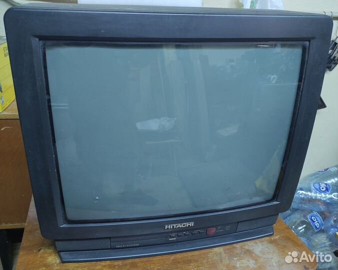 Два телевизора Sony Trinitron+Hitachi 21'